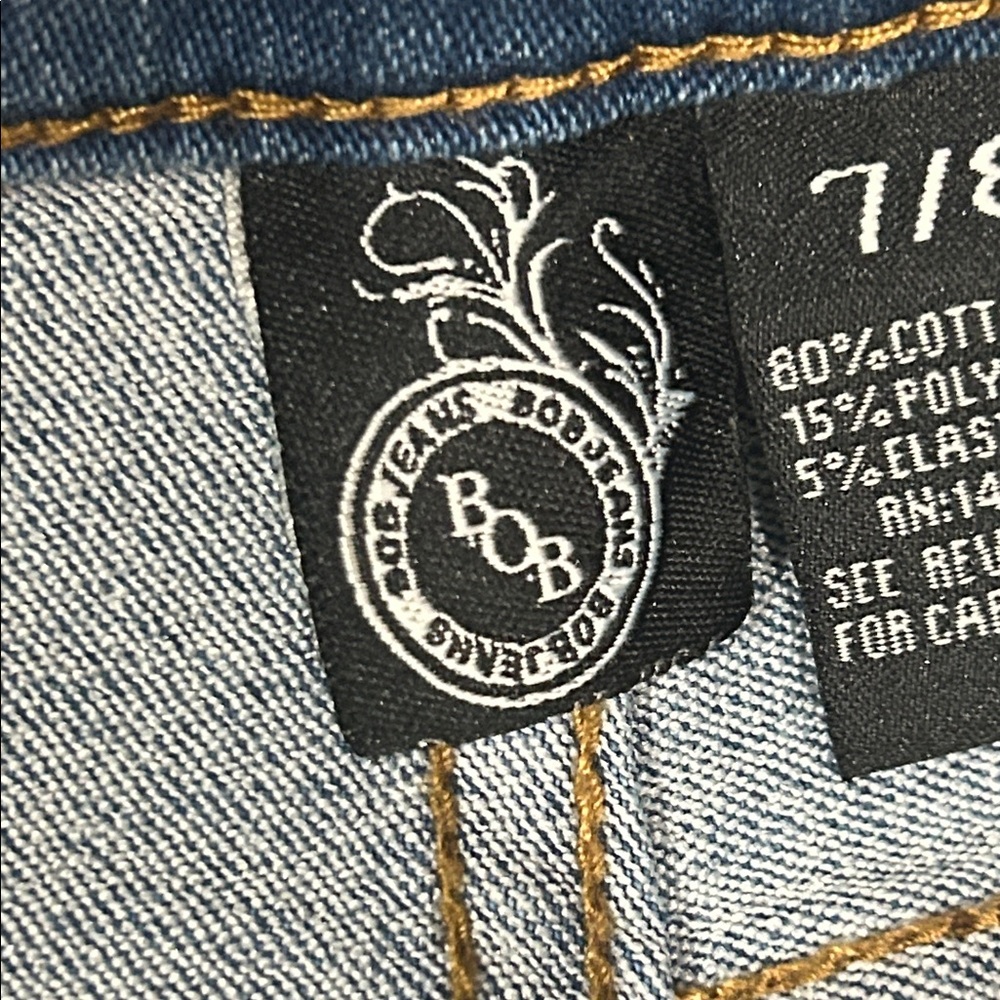 BOB Jeans Stylish Blue Distressed Women Jeans size 7/8 NWOT - Picture 3 of 9